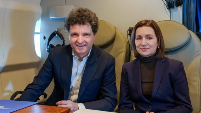 nicusor-dan,-alaturi-de-maia-sandu-in-drum-spre-reuniunea-comunitatii-politice-europene-de-la-erevan