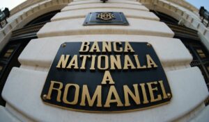 cu-o-zi-inainte-de-motiunea-de-cenzura-leul-isi-continua-deprecierea.-la-cat-este-cotata-azi-moneda-nationala-de-bnr