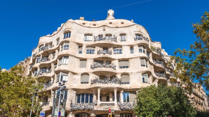 povestea-femeii-care-traieste-intr-un-apartament-din-casa-mila