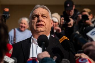 doua-treimi-din-maghiari-ar-vrea-sa-l-vada-pe-viktor-orban-in-fata-justitiei