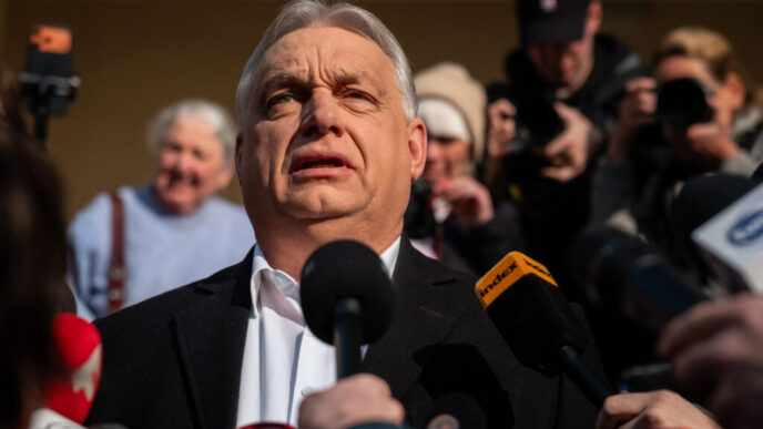 doua-treimi-din-maghiari-ar-vrea-sa-l-vada-pe-viktor-orban-in-fata-justitiei