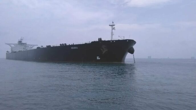 centcom-anunta-ca-a-neutralizat”-un-petrolier-iranian-in-golful-persic-care-ce-ar-fi-incercat-sa-forteze-blocada