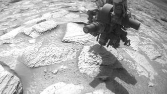 curiosity-a-forat-o-roca-pe-marte-si-a-scos-la-suprafata-o-surpriza-pe-care-nasa-nu-o-mai-vazuse-niciodata