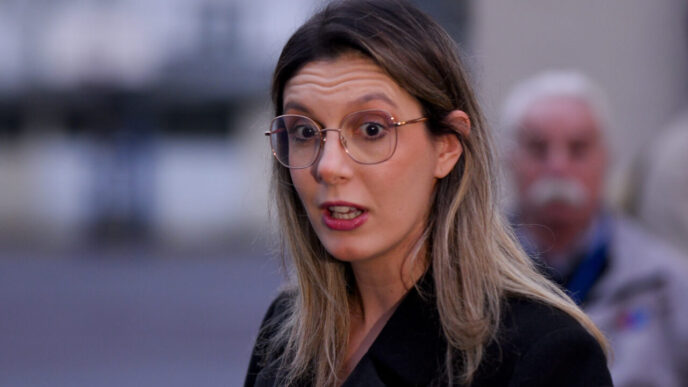diana-buzoianu-analizeaza-situatia-gropii-de-gunoi-de-la-vidra,-pe-ultima-suta-de-metri-de-mandat:-„nu-e-cazul-sa-apara-un-alt-depozit-competitor”