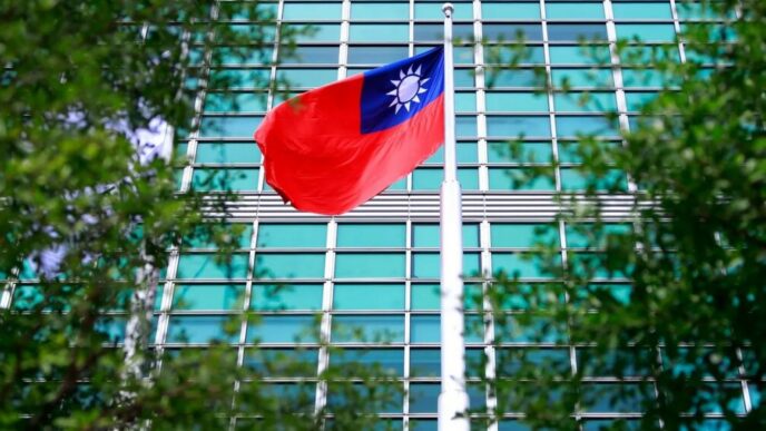 taiwan-a-efectuat-un-test-de-torpila-pentru-primul-submarin-produs-autohton