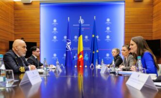 oana-toiu-si-seful-comitetului-militar-nato,-discutii-la-bucuresti-despre-securitatea-marii-negre-si-amenintarile-cu-drone