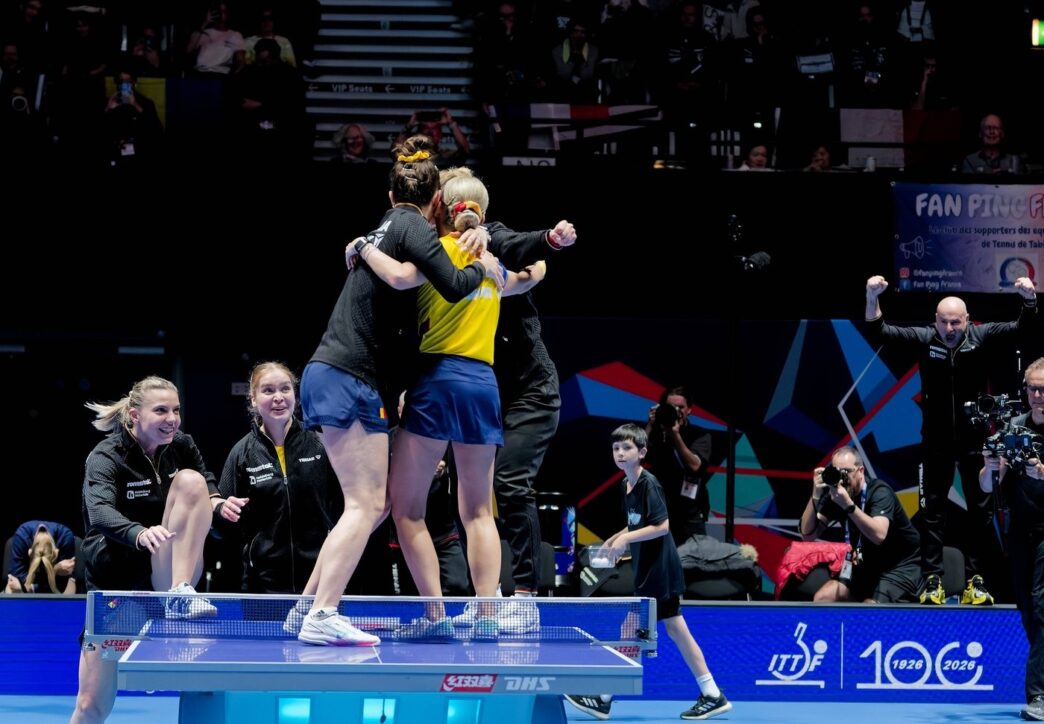 ce-bucurie!-nationala-romaniei-a-sarbatorit-pe-masa-medalia-la-campionatul-mondial,-castigata-dupa-26-de-ani!