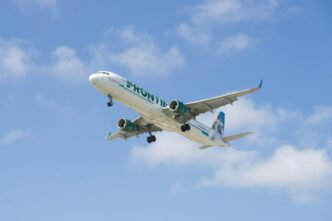 un-om-a-murit-dupa-ce-a-fost-lovit-de-un-avion-pe-pista-de-decolare,-in-aeroportul-din-denver