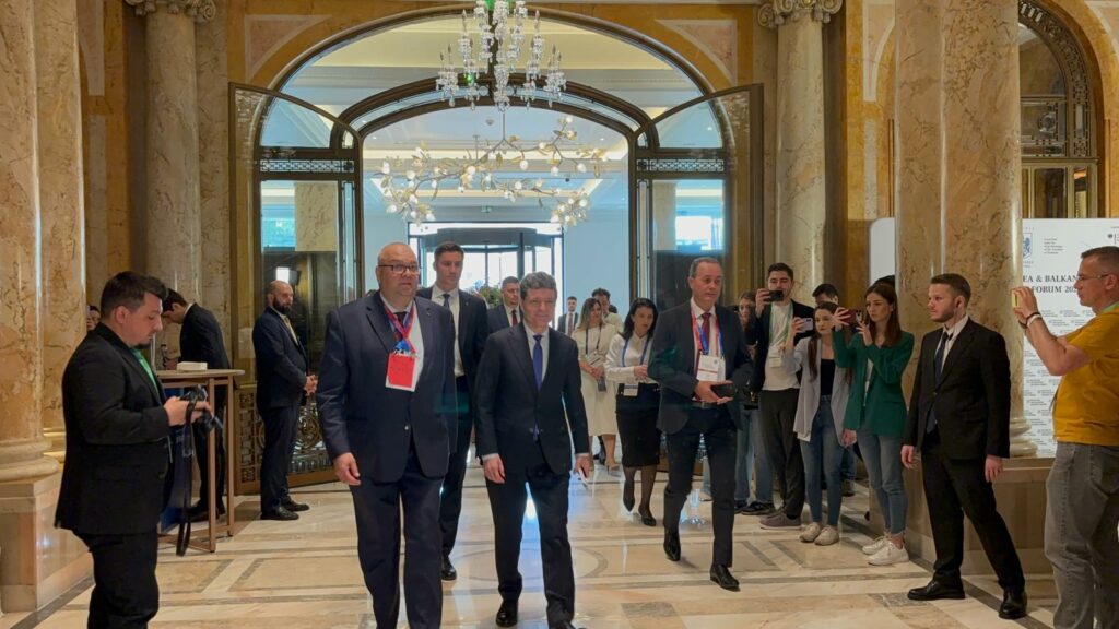 avem-de-ales-intre-europa-si-sua?-raspunsul-lui-nicusor-dan:-dezbaterile-sunt-pasionale