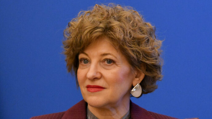 oana-gheorghiu-confirma-dezvaluirea-gandul-despre-emailurile-catre-adr-si-sts-in-care-se-interesa-daca-institutiile-vor-sa-cumpere-produsele-schwarz-digits.-spune-ca-nu-a-facut-trafic-de-influenta