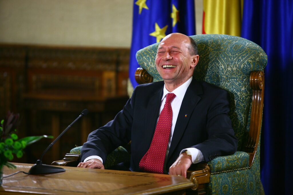 basescu-spune-ca-este-o-singura-solutie-pentru-criza-politica:-reluarea-functionarii-coalitiei.-daca-e-moarta,-trebuie-reinviata