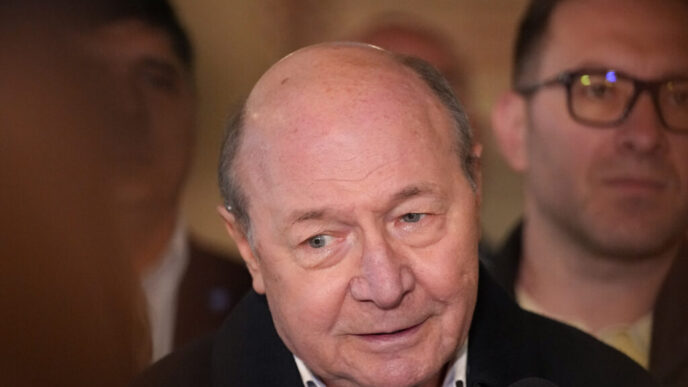 traian-basescu-il-portretizeaza-pe-ilie-bolojan:-a-fost-georgescu-mesia,-s-a-rasuflat,-s-a-inventat-alt-mesia:-mesia-bolojan