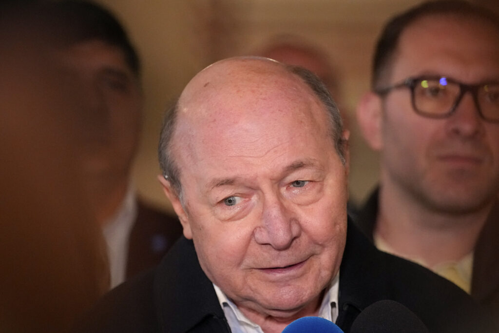 traian-basescu-il-portretizeaza-pe-ilie-bolojan:-a-fost-georgescu-mesia,-s-a-rasuflat,-s-a-inventat-alt-mesia:-mesia-bolojan