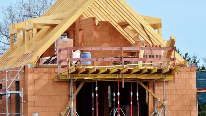 cum-sa-iti-construiesti-o-casa-cu-bani-mai-putini-in-2026.-greselile-care-iti-pot-dubla-costurile-fara-sa-iti-dai-seama