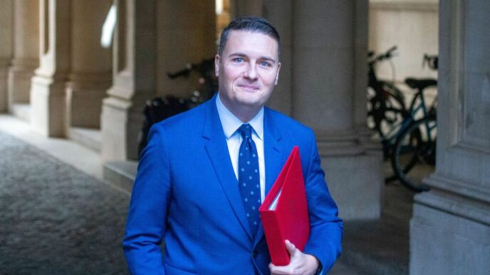 fostul-ministru-britanic-al-sanatatii-a-anuntat-ca-vrea-sa-il-inlocuiasca-pe-starmer-in-cazul-unor-alegeri-interne-din-partidul-laburist