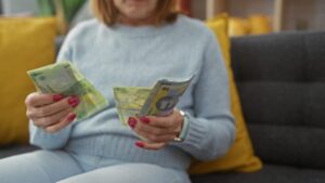 cati-pensionari-avea-romania-la-finalul-lunii-aprilie-2026-pensia-medie-a-trecut-de-2.700-de-lei