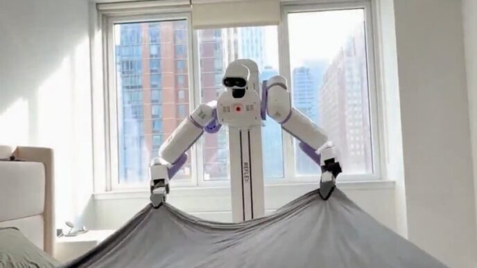 video-|-robotul-care-iti-face-patul-dimineata-si-ti-pregateste-cina.-cum-ar-putea-arata-viitorul-treburilor-casnice,-cat-de-curand