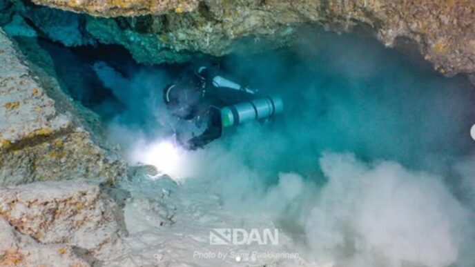 maldive:-primele-imagini-din-pestera-unde-au-murit-diverii-italieni.-ce-au-gasit-scafandrii-finlandezi-in-interior