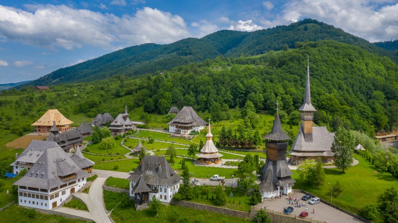 locuri-superbe-din-romania-pe-care-sa-le-vizitezi-in-vara-2026.-destinatiile-care-te-vor-face-sa-uiti-de-vacantele-din-strainatate