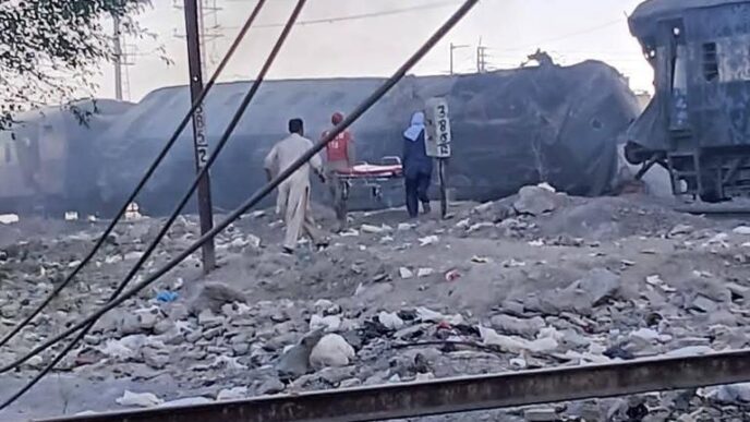 atac-cu-bomba-langa-o-cale-ferata-in-sud-vestul-pakistanului:-peste-20-de-morti-in-urma-exploziei