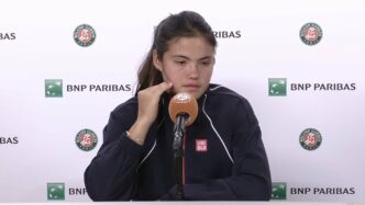emma-raducanu-a-inceput-sa-planga.-francezii-au-ramas-inmarmuriti:-e-foarte-greu
