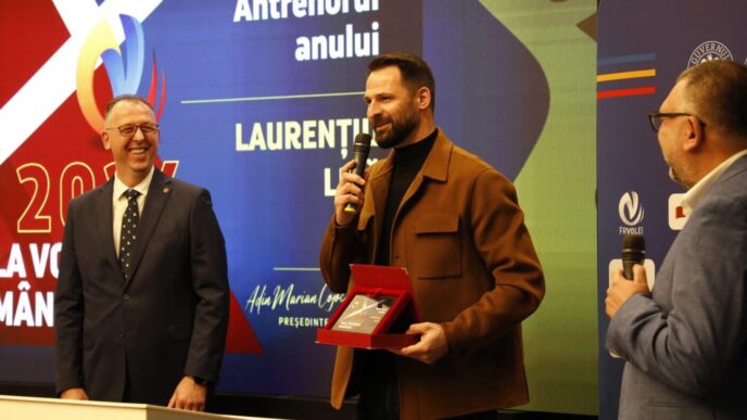 laurentiu-lica-s-a-intors-rapid-la-corona.-clubul-l-a-prezentat-oficial
