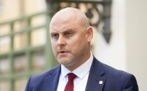 „criza-dronelor”-din-letonia-a-reconfigurat-toata-coalitia-de-guvernare.-noul-premier-isi-anunta-un-program-cu-unic-punct:-„securitatea”