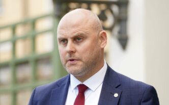„criza-dronelor”-din-letonia-a-reconfigurat-toata-coalitia-de-guvernare.-noul-premier-isi-anunta-un-program-cu-unic-punct:-„securitatea”