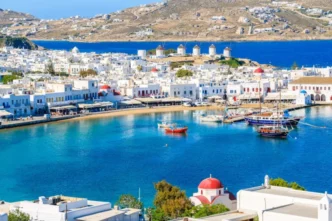 grecia-inaspreste-regulile-pentru-turisti-pe-plaje-turistii-vor-fi-supravegheati-cu-drone-si-risca-amenzi-intre-2000-si-60.000-de-euro-daca-nu-respecta-masurile