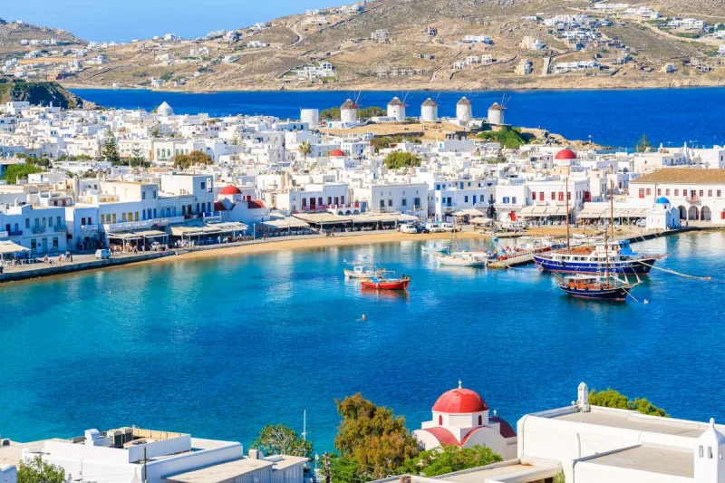 grecia-inaspreste-regulile-pentru-turisti-pe-plaje-turistii-vor-fi-supravegheati-cu-drone-si-risca-amenzi-intre-2000-si-60.000-de-euro-daca-nu-respecta-masurile