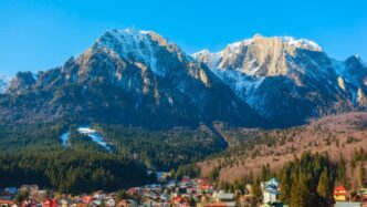 minivacanta-de-rusalii-2026-aduce-preturi-mai-mari-pe-valea-prahovei.-cat-costa-acum-o-camera-in-sinaia,-busteni-sau-predeal