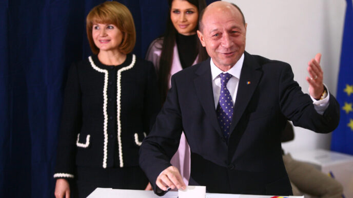 traian-basescu:-e-o-copilarie-sa-desemnezi-un-premier-neangajat-politic.-ce-spune-fostul-presedinte-despre-formarea-unei-noi-majoritati