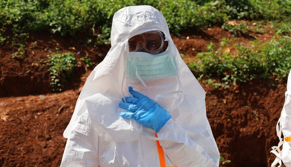 aproape-500-de-cazuri-de-ebola-confirmate.-specialistii-oms-trag-un-semnal-de-alarma