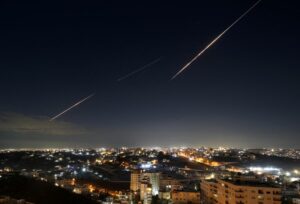 iranul-loveste-israelul-cu-rachete,-in-prima-riposta-directa-dupa-armistitiul-din-aprilie.-update-trump-ii-cere-lui-netanyahu-sa-nu-riposteze