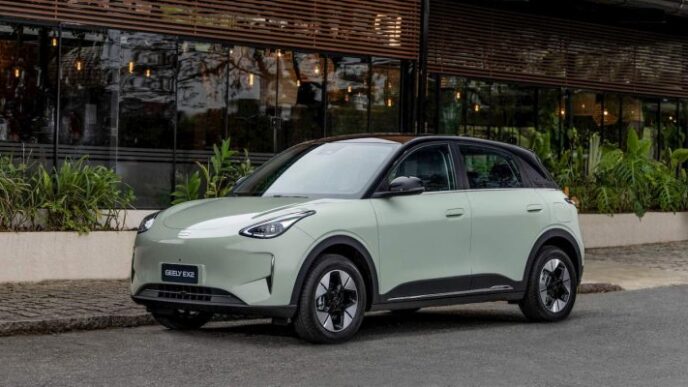 o-electrica-de-9200-de-euro-cu-autonomie-de-pana-la-480-km-schimba-piata.-romanii-ar-putea-fi-primii-interesati