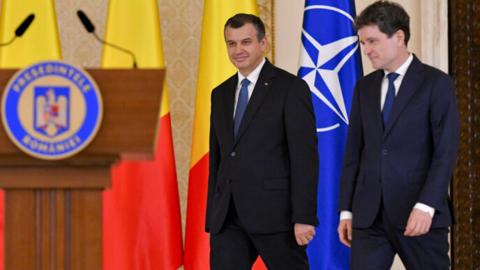 eugen-tomac-respinge-ideea-unui-guvernul-meu-2.0:-nicusor-dan-nu-si-ar-fi-dorit-sa-se-implice-daca-partidele-gaseau-o-majoritate
