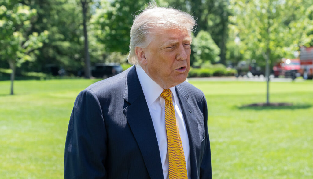 trump-sustine-ca-a-fost-pacalit-de-kurzi:-le-am-dat-arme-si-le-au-pastrat-pentru-ei,-o-rusine