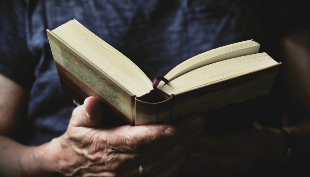 operatiunea-puskin:-cum-au-disparut-carti-rare-din-bibliotecile-franceze