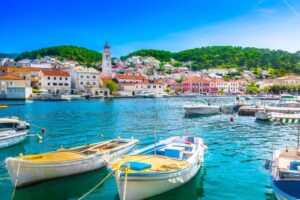 cele-mai-frumoase-plaje-din-croatia.-turistii-din-romania-merg-in-numar-din-ce-in-ce-mai-mare-aici