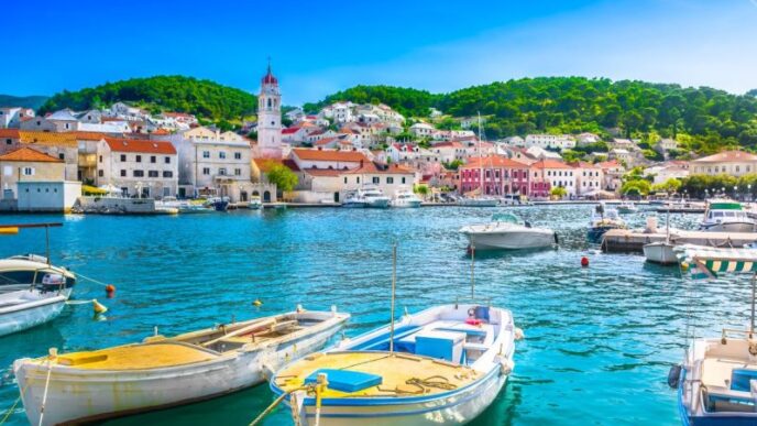 cele-mai-frumoase-plaje-din-croatia.-turistii-din-romania-merg-in-numar-din-ce-in-ce-mai-mare-aici