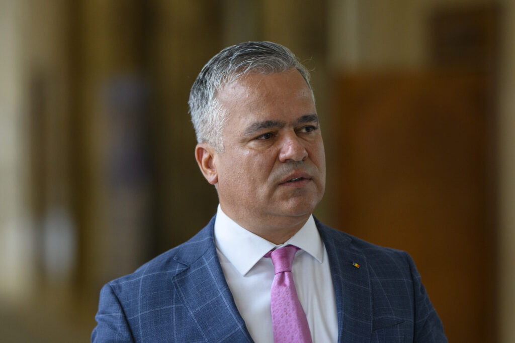 vestea-raspunde-acuzatiilor-de-premier-pucist-si-respinge-scenariul-unui-guvern-facut-cu-psd-impotriva-pnl