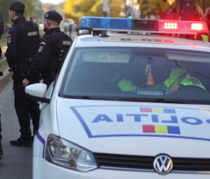 scandal-urias-in-bucuresti-cu-arme-si-masini-tamponate