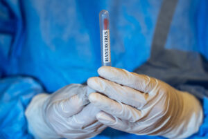 wsj:-rfk-jr.-ordona-unui-pasager-american-expus-la-hantavirus-sa-ramana-in-carantina,-in-ciuda-evaluarilor-medicale-pozitive