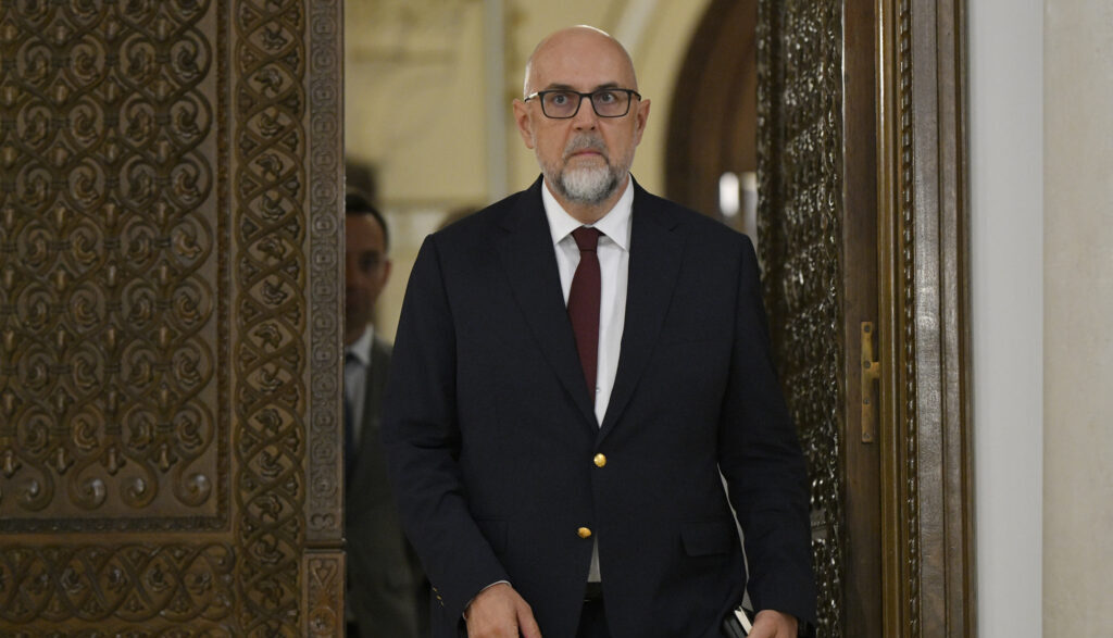 kelemen-hunor,-despre-relatia-cu-premierul-ungar-peter-magyar:-intentia-noastra-este-sa-avem-o-relatie-corecta-cu-guvernul-ungariei