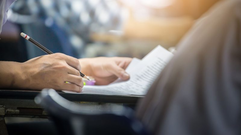 bacalaureat-2026.-reguli-pentru-elevi:-ce-este-interzis-in-sala-si-conditiile-de-promovare