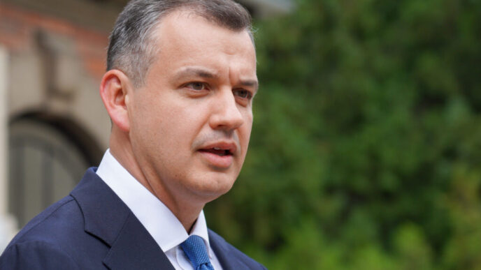 eugen-tomac,-apel-la-responsabilitate-in-plina-criza-politica:-sa-renuntam-la-discursul-politic-tensionat-si-sa-venim-cu-solutii-pragmatice
