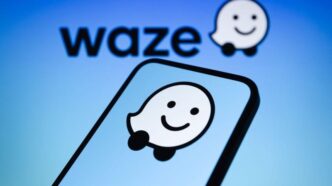 waze-intoarce-android-auto-impotriva-soferilor.-bug-ul-care-te-impinge-sa-folosesti-telefonul-la-volan