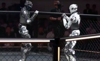 video-|-primul-turneu-de-lupte-libere-intre-roboti-umanoizi-a-oferit-scene-incredibile.-unul-dintre-ei-si-a-pierdut-capul-la-propriu,-dar-a-continuat-meciul