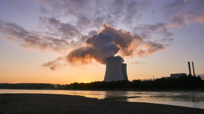 administratia-trump-anuleaza-regulile-care-impun-centralelor-nucleare-sa-mentina-nivelul-de-radiatii-cat-mai-scazut-posibil