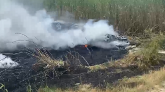 judetul-iasi-–-autoturism-rasturnat-si-cuprins-de-flacari-dupa-un-accident-rutier-–-stirea-de-iasi-sursa-ideala-de-stiri-si-informatii-locale-din-iasi